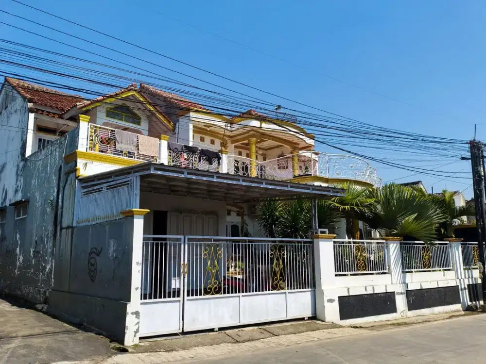 Rumah Mewah Klasik 2 Lantai Siap Huni dekat Pusat Kota Cianjur