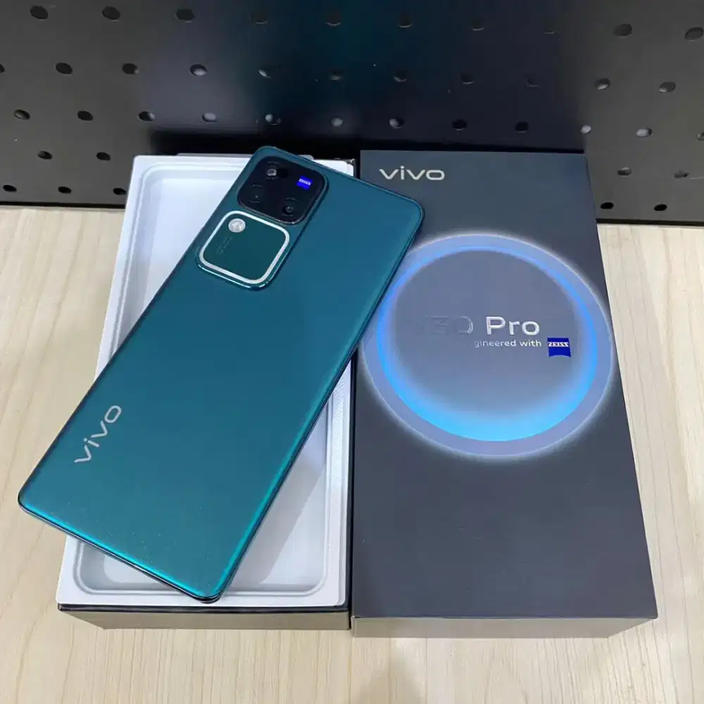2nd vivo V30PRO 5G 12+12/512GB ZEISS STABIL PU