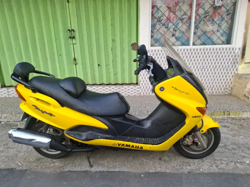 Yamaha Majesty Yellow