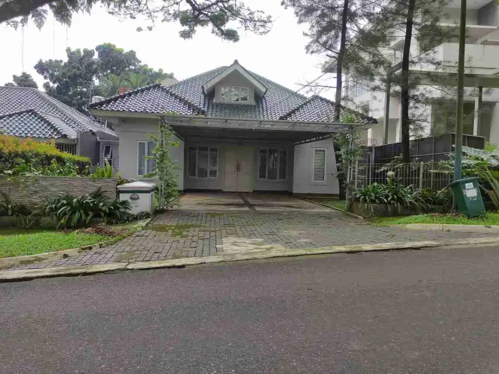 Rumah 3 lantai siap huni fully furnished SHM kolam renang