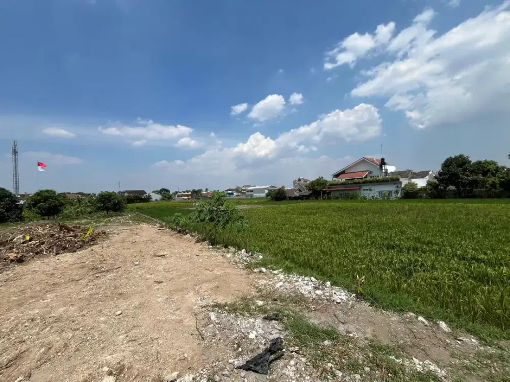 Tanah Dekat Jl Kabupaten dan UTY di Nogotirto Gamping