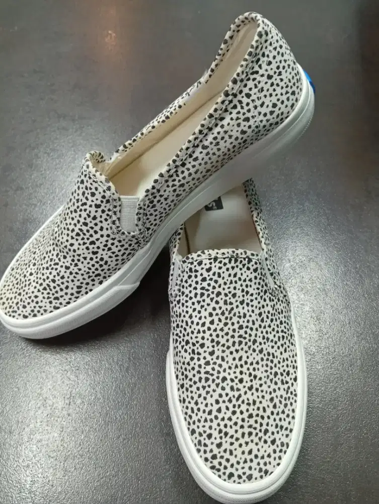 SEPATU KEDS UKURAN 39