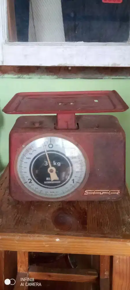 Timbangan Logam Jadul