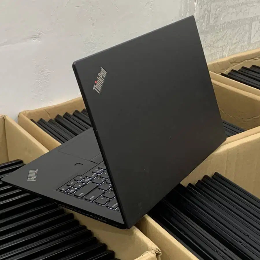 Laptop murah Lenovo Thinkpad X390 Touch Core i7 GEN8 RAM 16/256GB