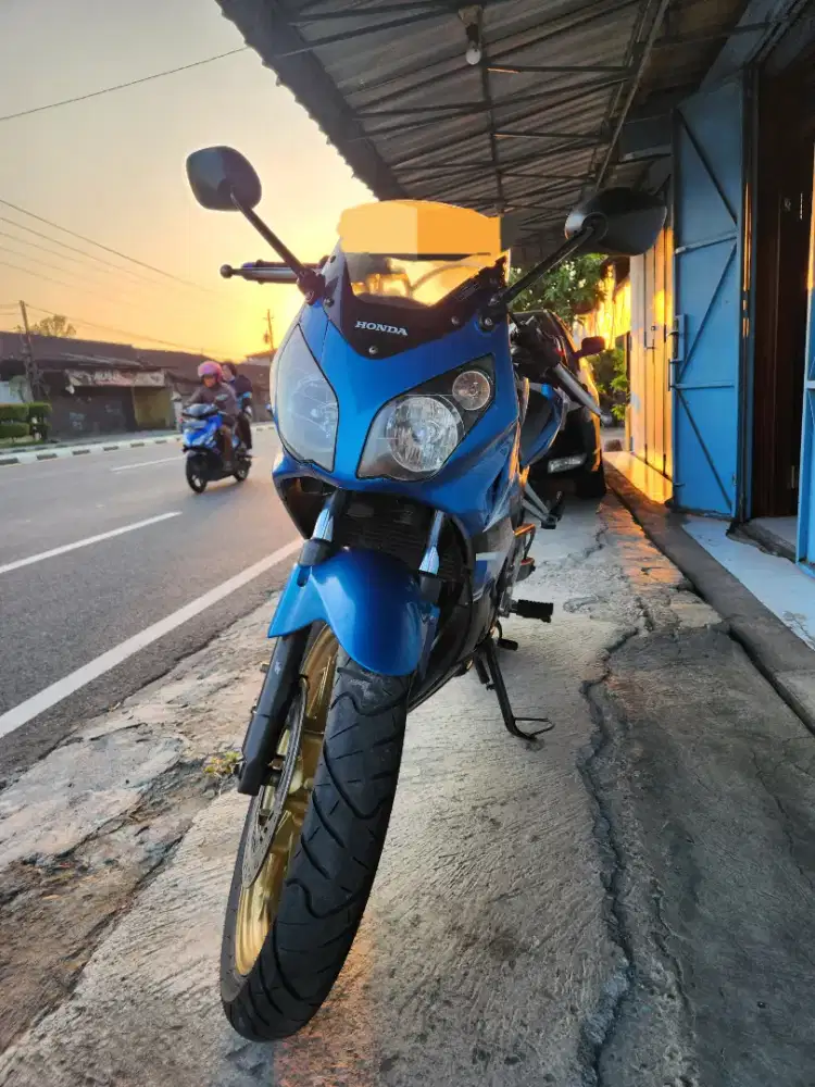 Dijual Santai CBR 1st Gen