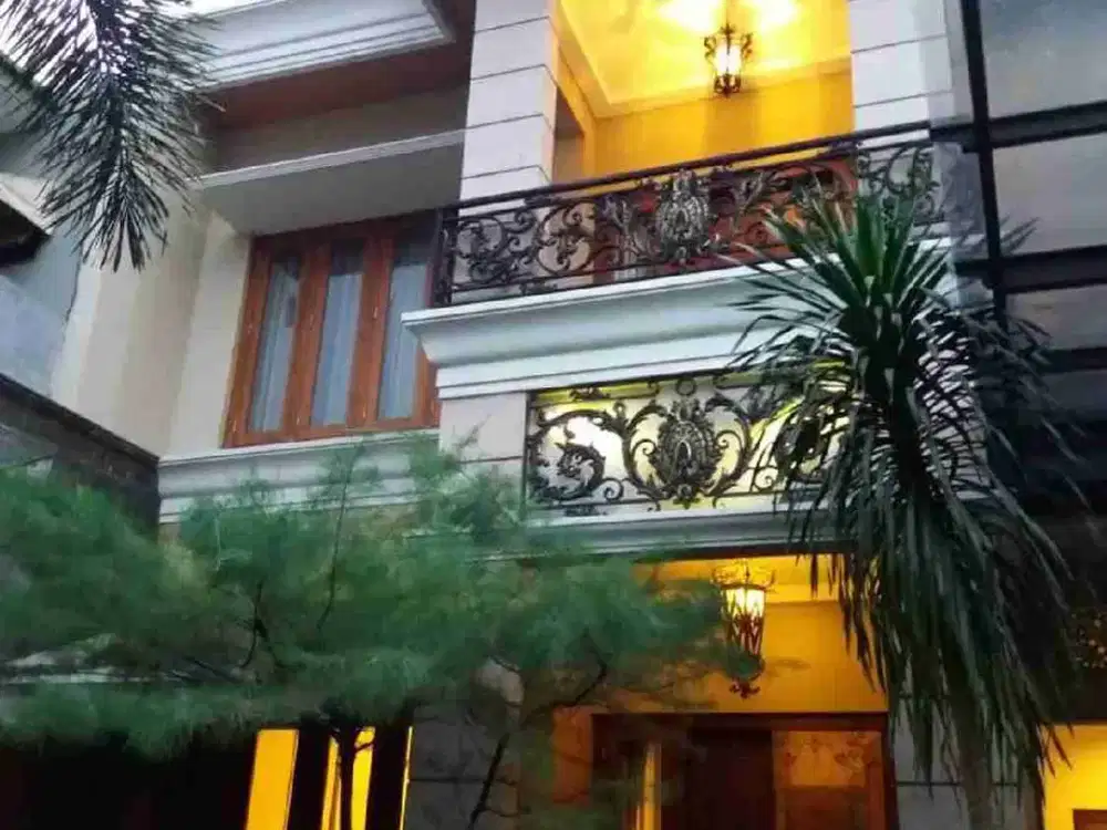 Dijual Rumah Premium 2LT Jl. Gaharu, Cilandak Barat