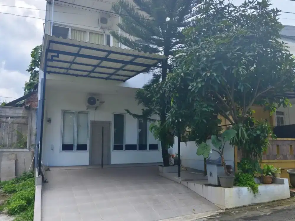 Rumah Minimalis cantik siap huni,ada Rooftop ,rumah 3 lantai view pegunungan,lingkungan Asri dan Nyaman,Legalitas SHM.8 menit dari Toll Sentul City