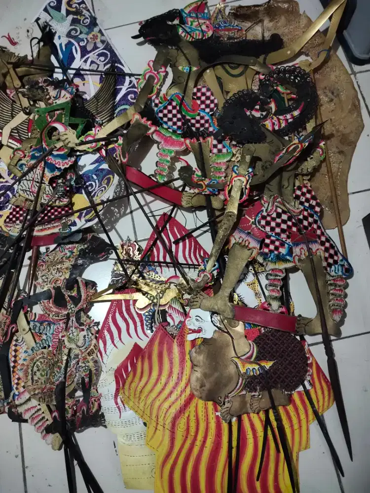 Wayang golek besar dan kecil full set