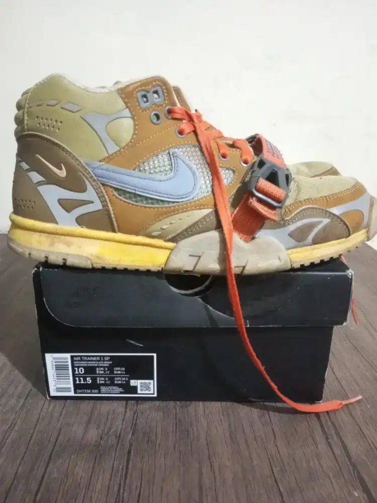 Nike trainer 1 SP warna hijau dan orange size 42