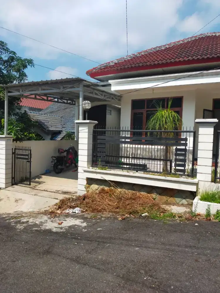 DISEWAKAN RUMAH BUKIT SARI DEKAT UNDIP TEMBALANG SEMARANG
