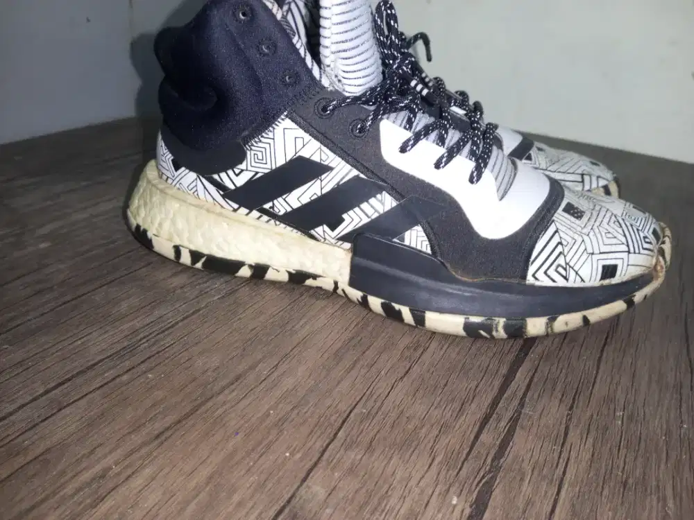 Adidas Marquee boost ef 1230 black and white size 42