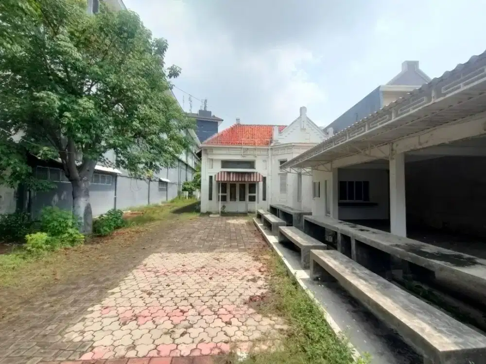 Komersial area ex resto, surabaya pusat, pregolan