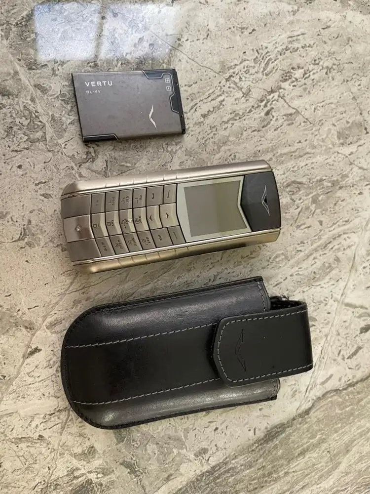 Collector item - RARE VERTU ASCENT 2006!