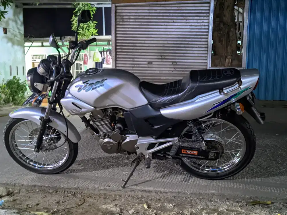 Honda tiger 2005