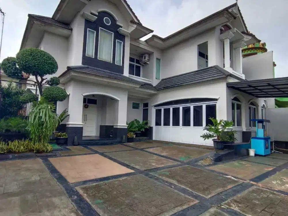 Rumah Mewah 2 Lantai 5 KT & Private Pool di Kota Wisata Cileungsi