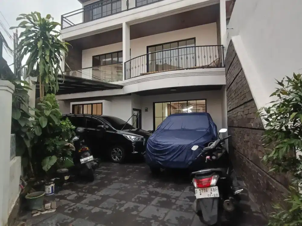 Wow MURAH banget Rumah CANTIK LUAS di Tengah Kota Akses Tol REGOL KEMBAR ram