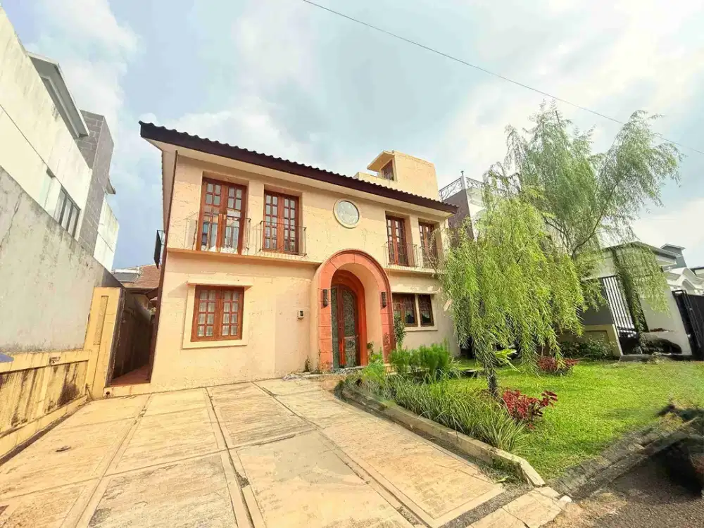 Rumah bergaya Mediterania artistik lingkungan asri view pegunungan di Sentul city Bogor