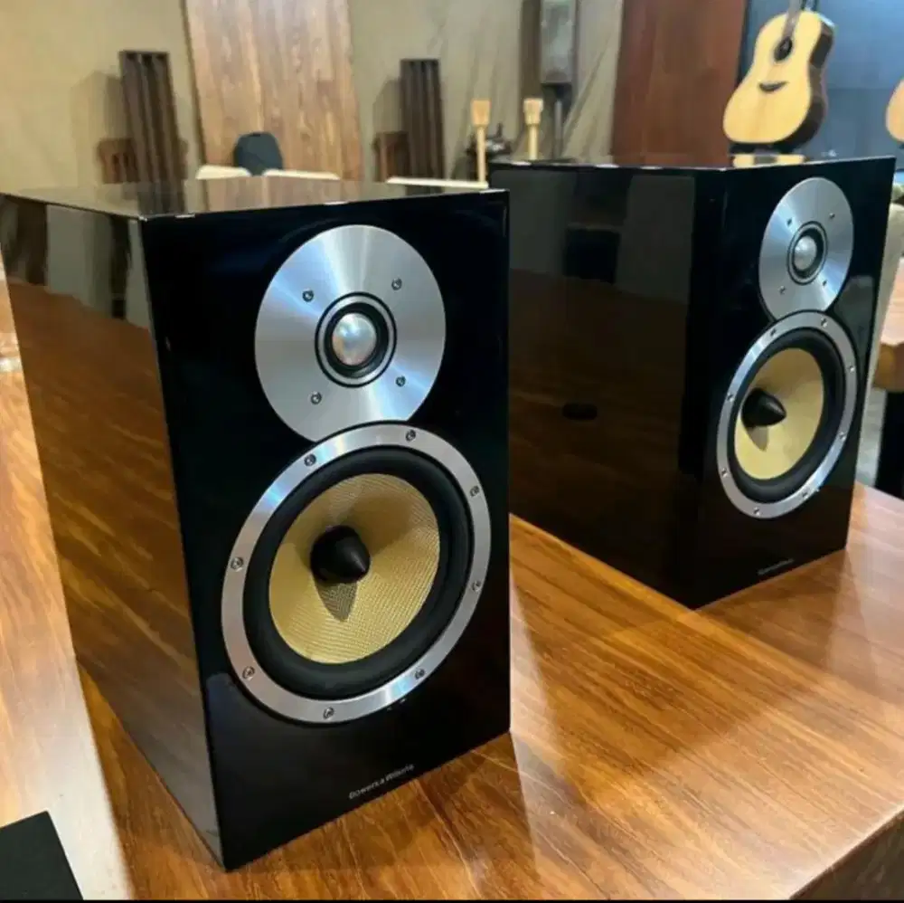 Speaker Bowers & Wilkins CM5 bookshelf 2-arah / Home Theater Audio