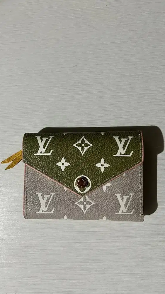 Dompet Lipat Uang Kertas & Koin Merk