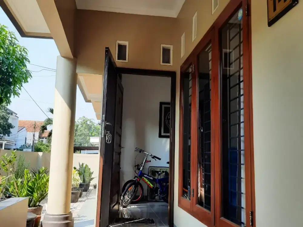 Rumah hook Kucica Bintaro Jaya sektor 9 siap huni