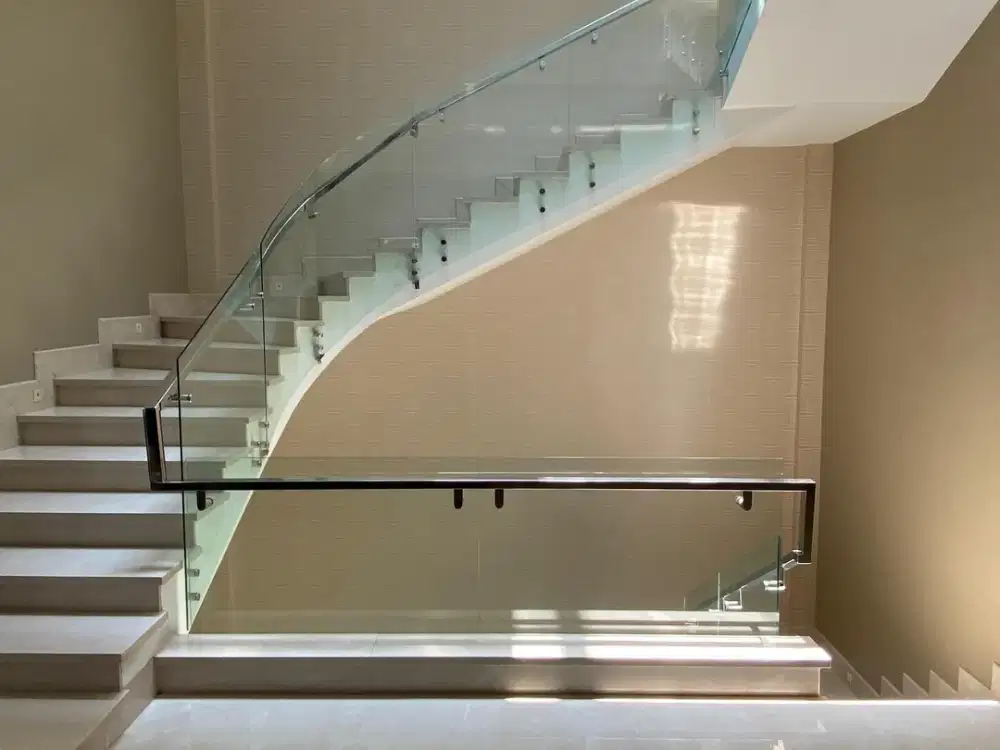 Rumah mewah Pantai Indah kapuk 4lt bangunan 1000m marmer SHM