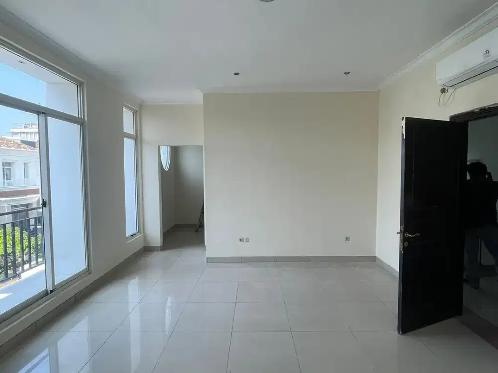 Jual rumah bagus PIK 12x23 2.5lt SHM