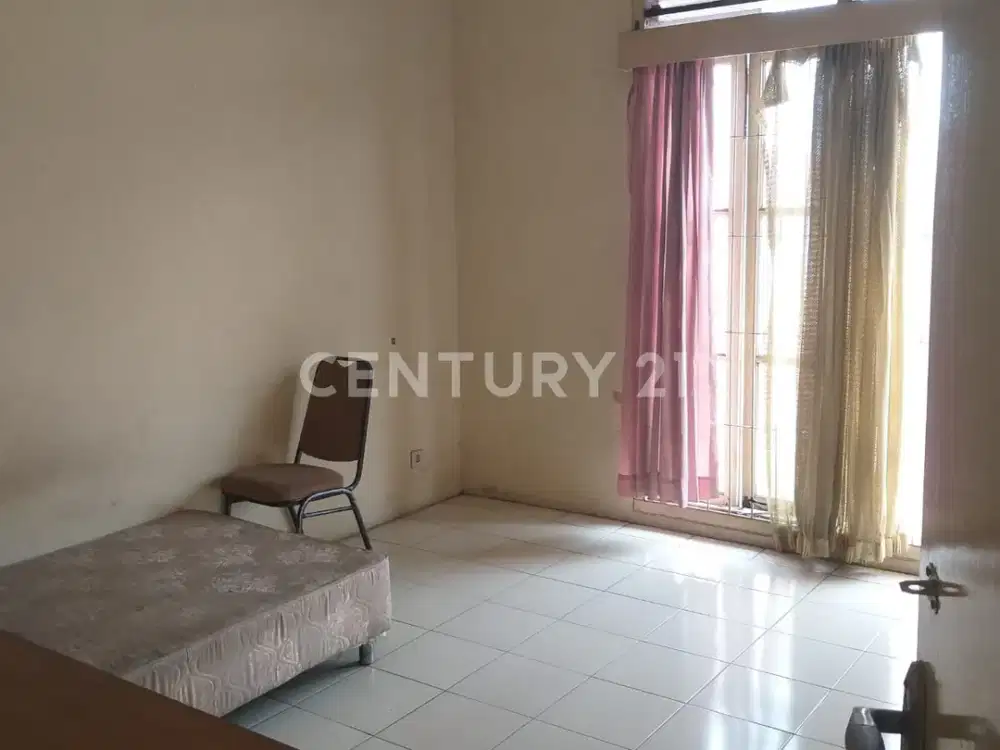 Rumah Tua Bebas Banjir Di Klender Jakarta Timur S7394