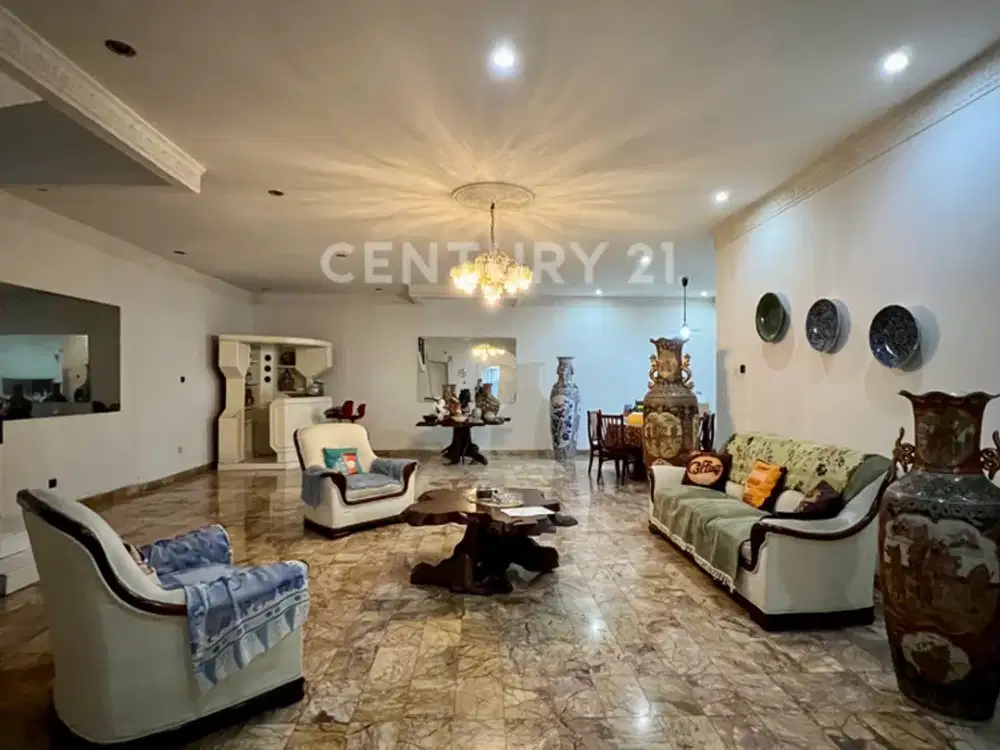 Rumah Vintage 2 Lantai Lokasi Strategis Di Kelapa Gading S8808