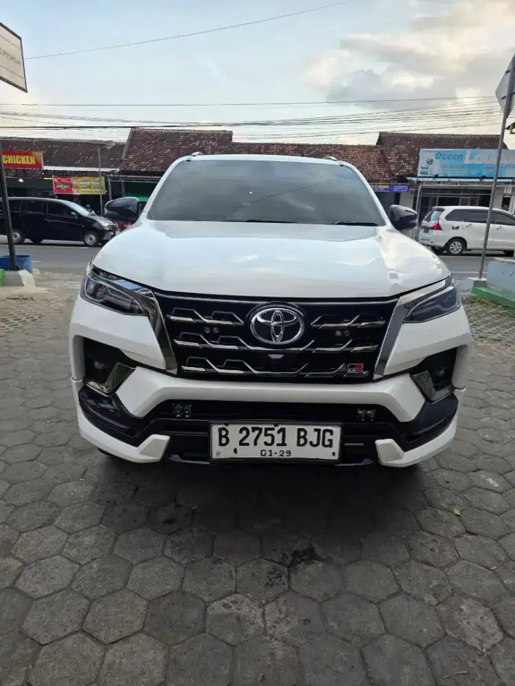Fortuner gr 2.8 tahun 2024