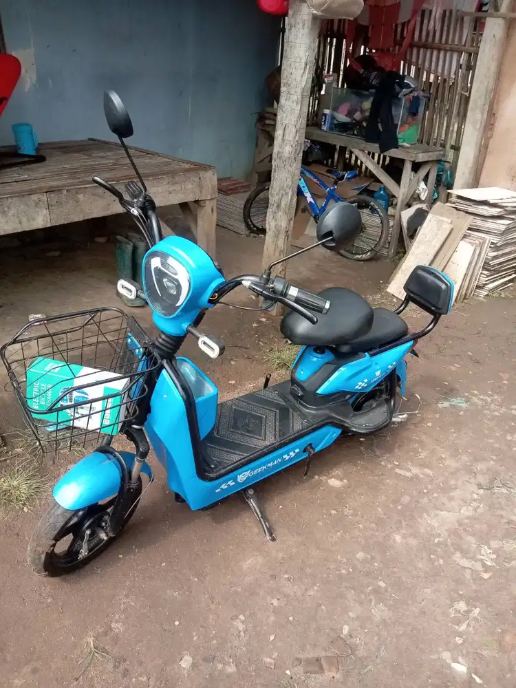 Sepeda listrik geekman