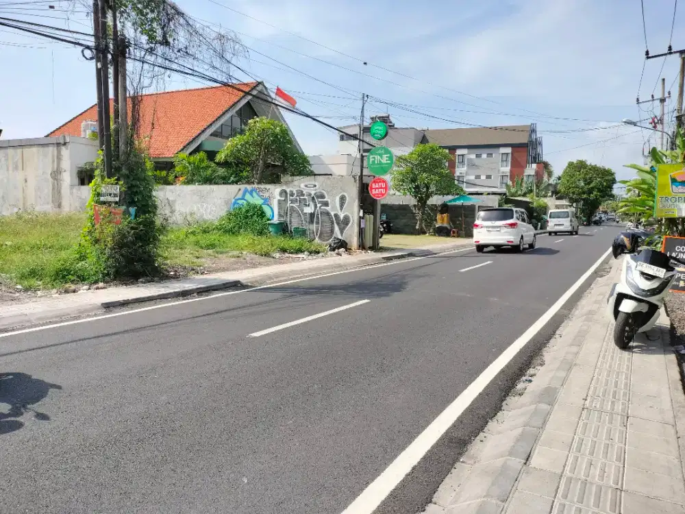 TANAH SEWA CANGGU JALAN UTAMA BABAKAN KAWASAN KOMERSIL