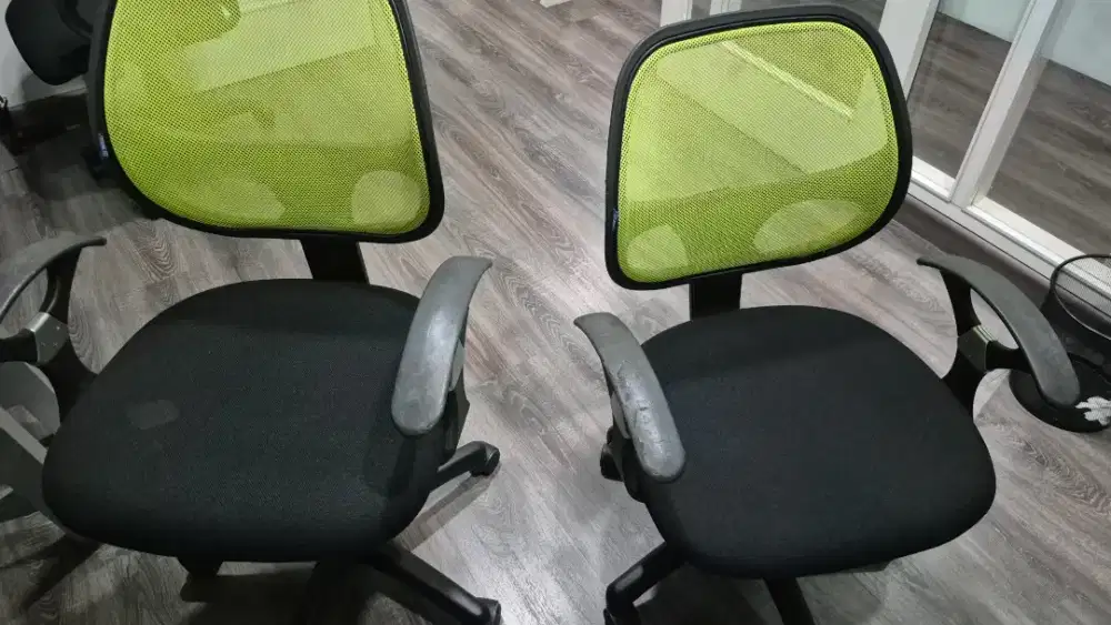 Kursi Kantor Jaring Hijau (Bekas, Kondisi 50–70%)