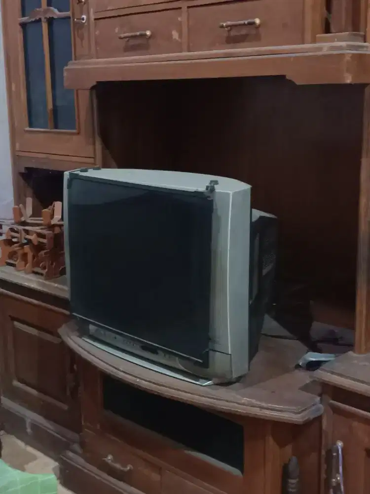 TV tabung 32 inch