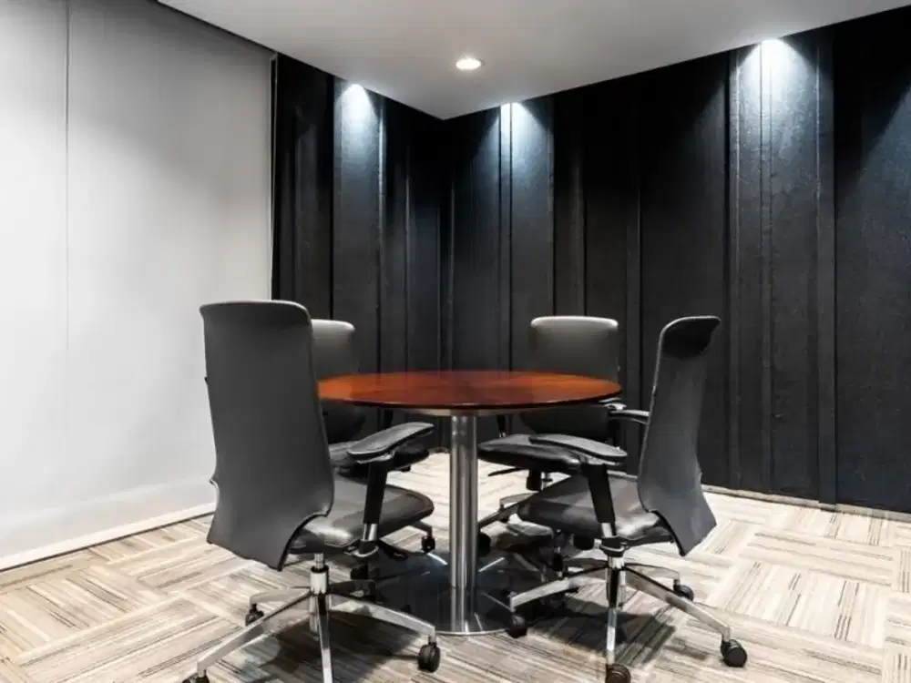 Akses satu harga ke ruang kantor profesional untuk 4 orang di Regus