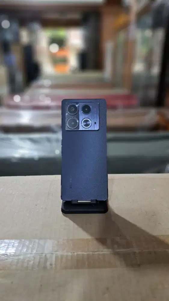 infinix note 40 256GB fingerprint & face id on, wireless charging