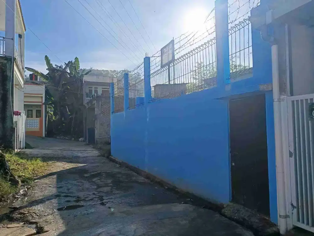 Kolam sudah di benteng akses mobil