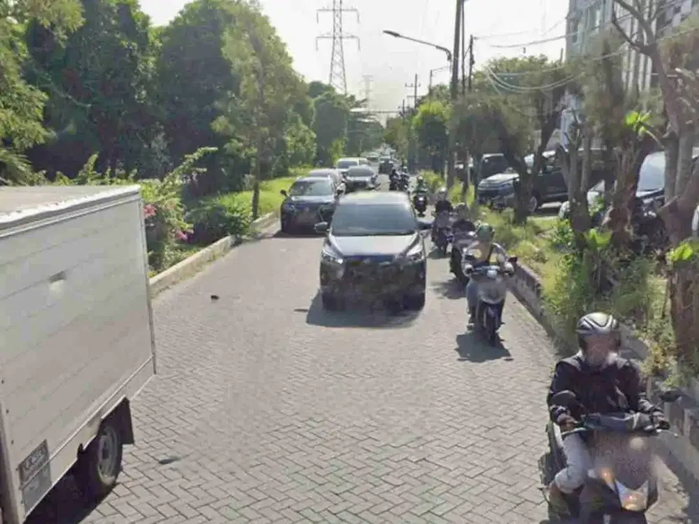 Hr Muhammad, Ruang usaha. Dukuh pakis