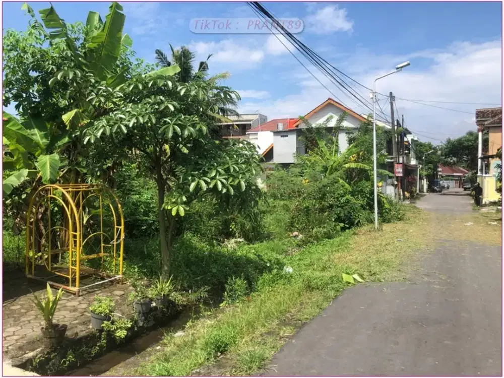 Tanah HOOK sleman di barat Pasar gentan Kaliurang km 9,5