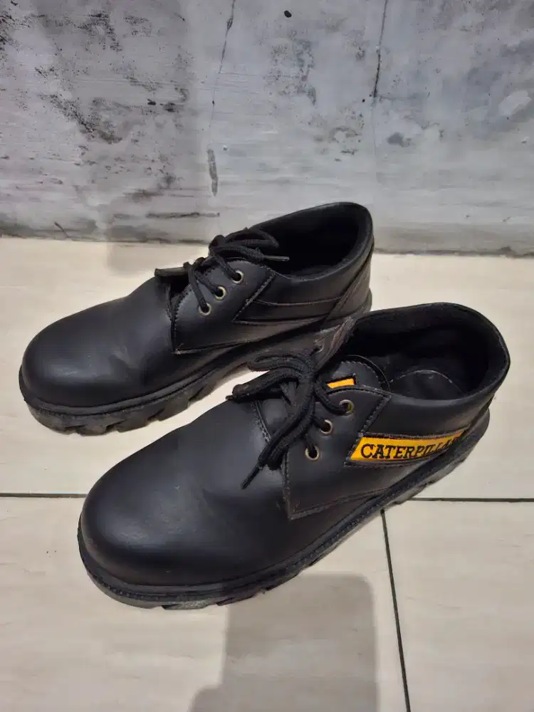 Sepatu safety kerja