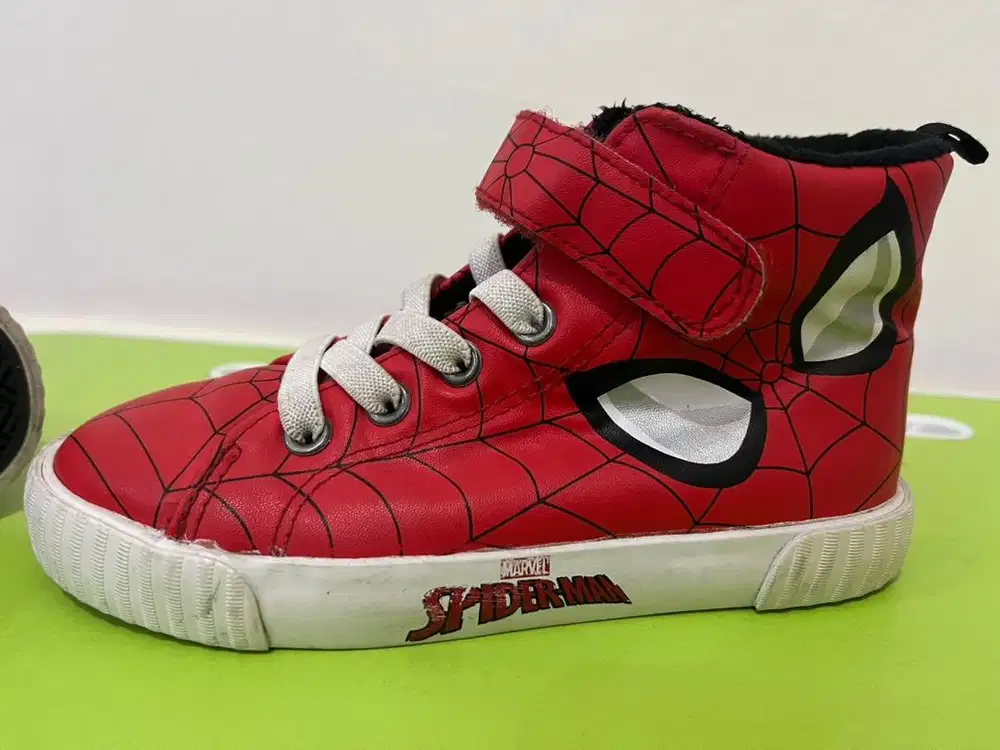 Sepatu Anak Spiderman Marvel Edition