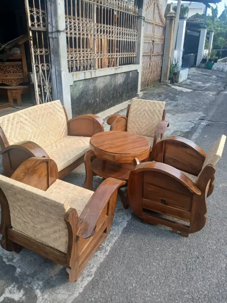 Kursi Sedan Rotan Jadul Antik