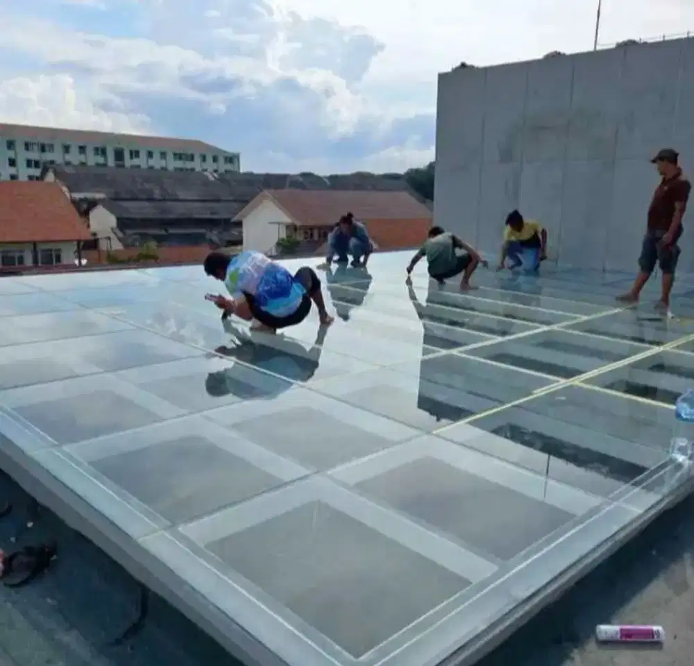 Kanopi atap kaca rangka besi holloh