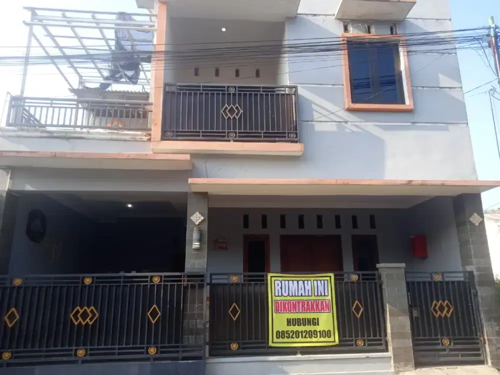 Disewakan Rumah minimalis modern 2 lantai 4 kamar