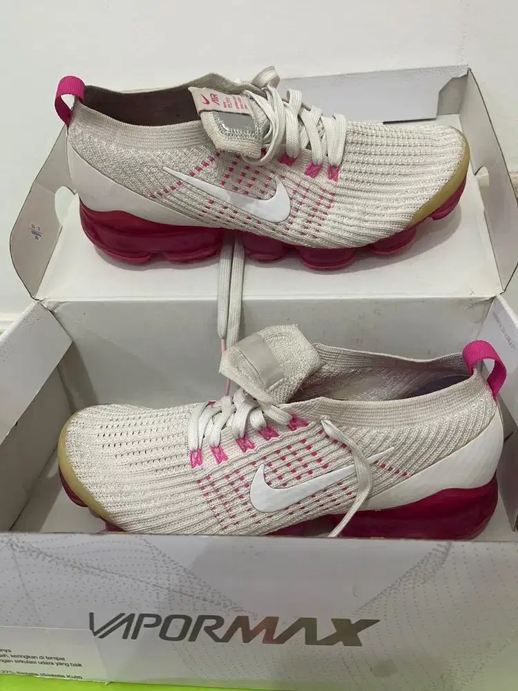 Preloved Nike W Air Vapormax Flyknit 3 Size 9.5/41