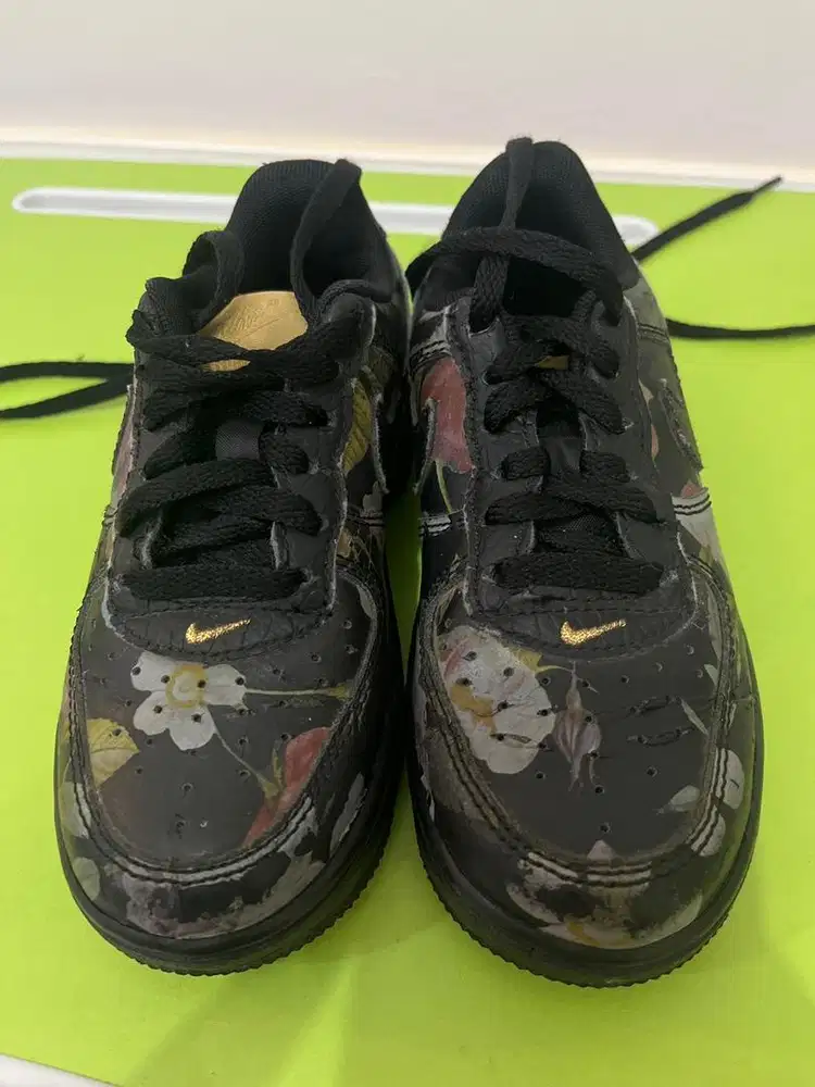 Preloved Nike Kids Size 10/27.5