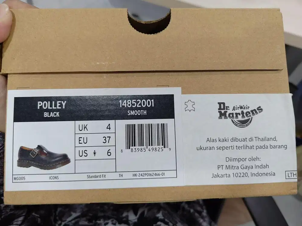 Dr Martens Original Polley Black Women with box   Size 37 Insole 24