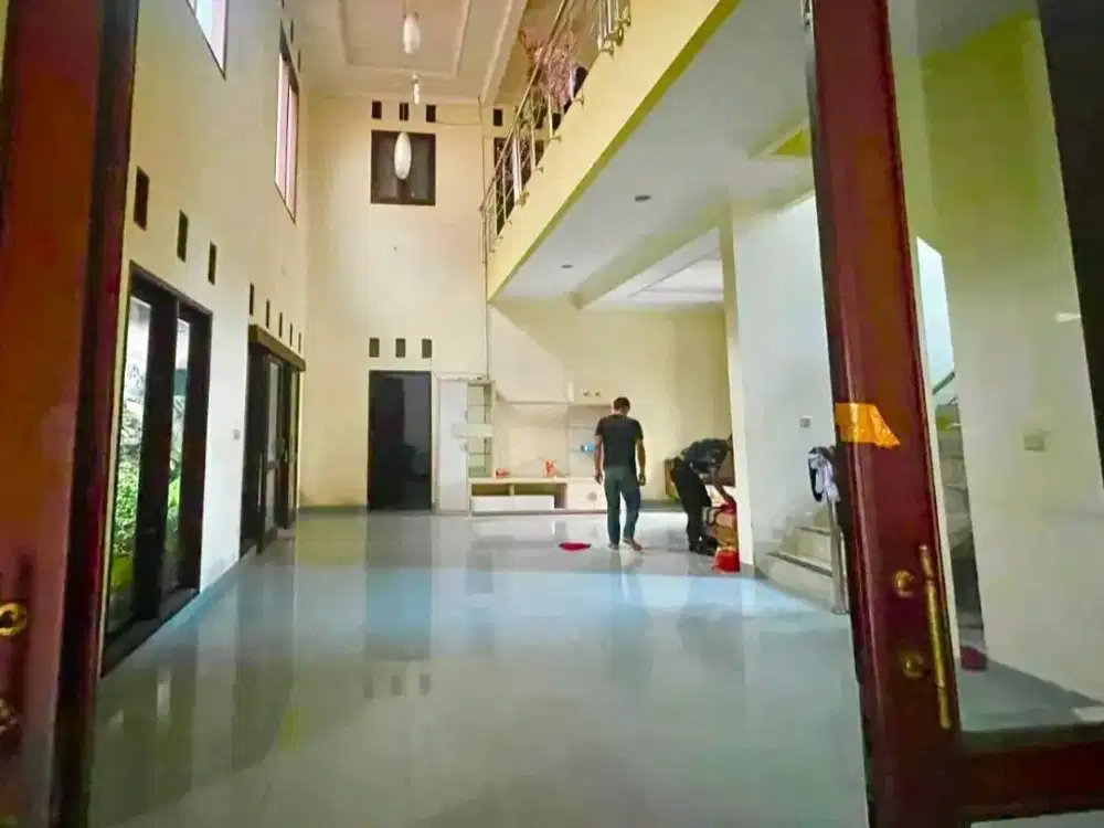 Rumah Hoek Dengan Private Pool Siap Huni di Cluster Gegerkalong Hilir