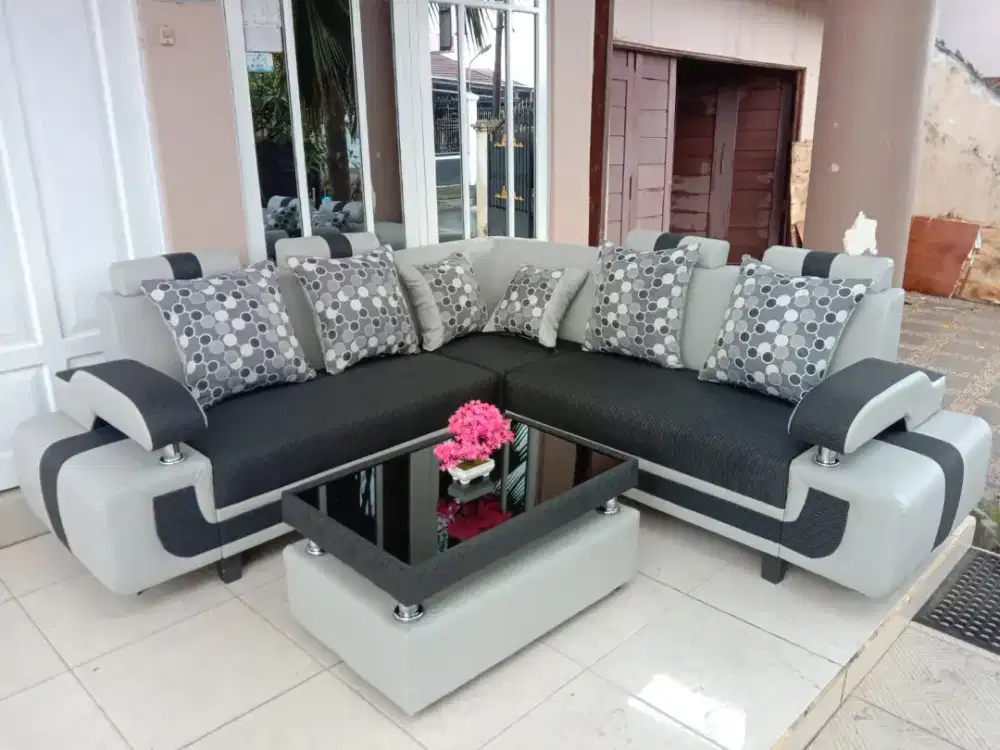 Sofa L sudut abu-abu muda