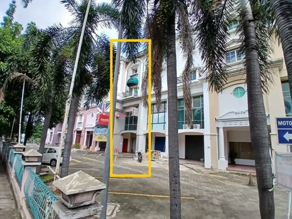 Disewakan Ruko 4 Lantai, di Plaza 5 ,Pondok Indah