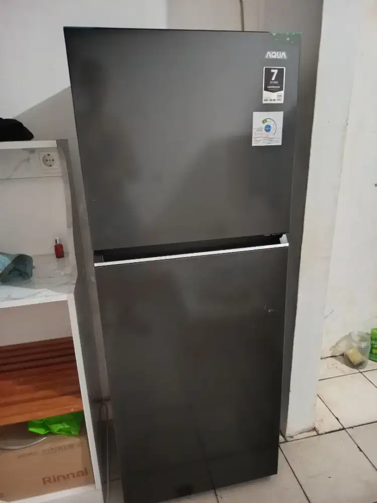 Jual kulkas 2pintu baru dipake 1bulan Dr baru